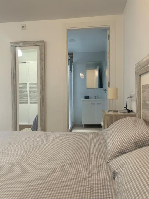 Petite California Duenas Apartment Seville
